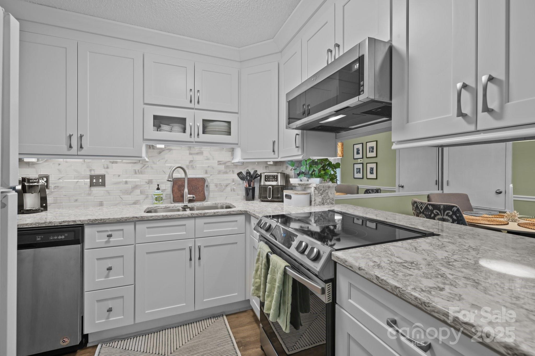 1608 Sharon Road W 55