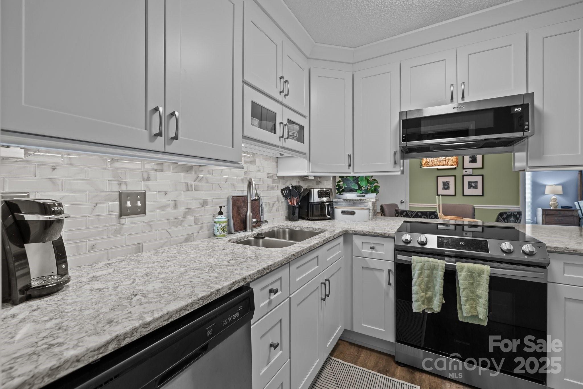 1608 Sharon Road W 55
