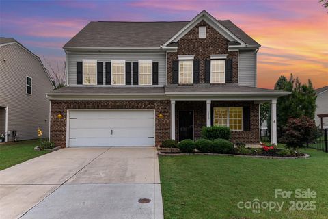 Photo of 1319 Bridgeford Drive NW, Huntersville, NC 28078 (MLS # 4311943)