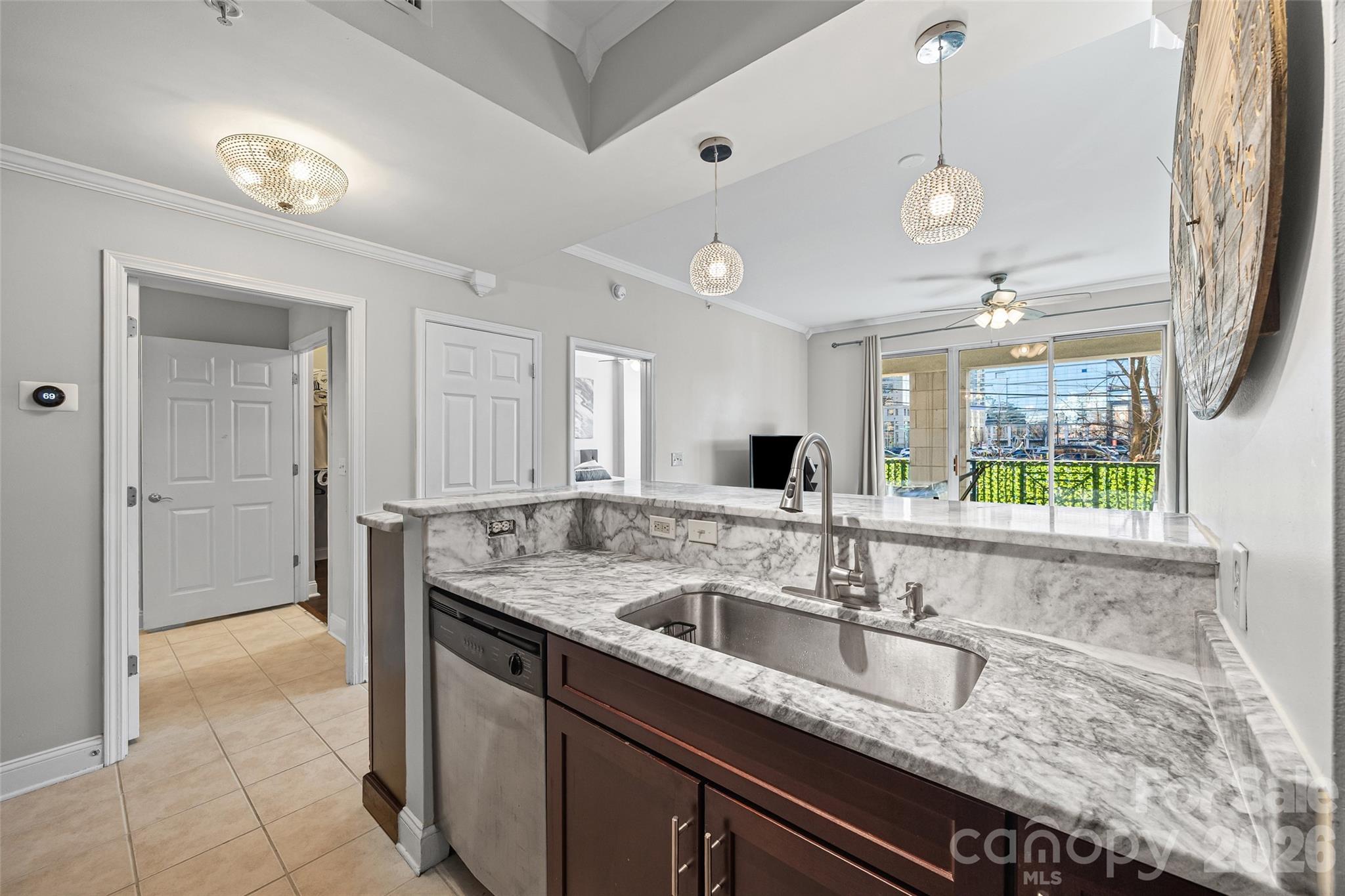 Fifth and Poplar - Residential