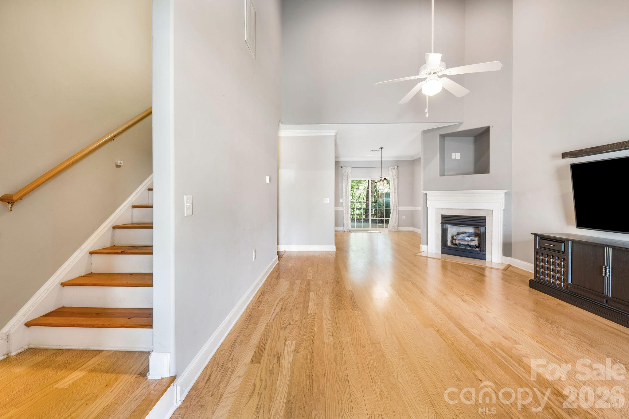 896 West Pointe Drive