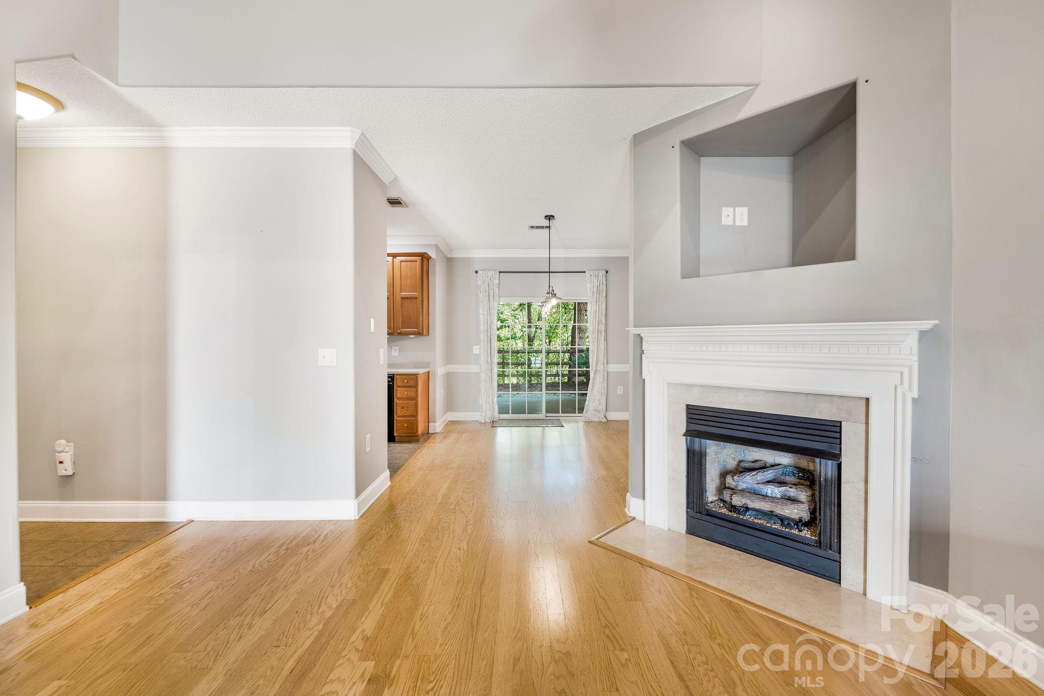896 West Pointe Drive