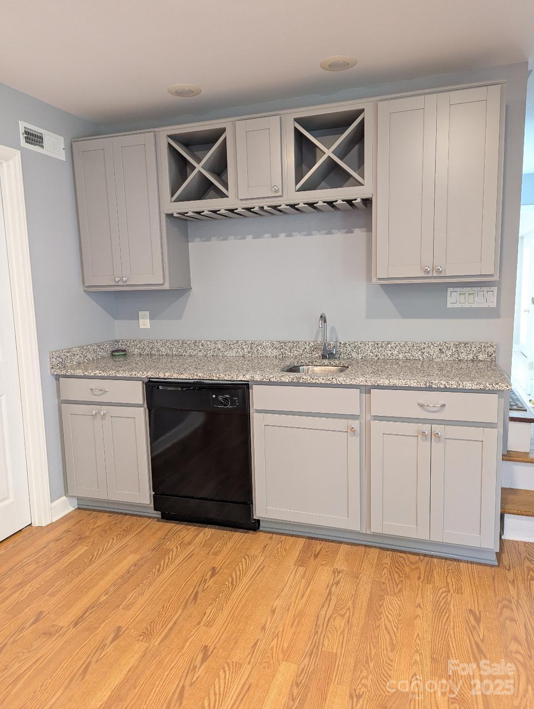 Charlotte, North Carolina 28210, United States, 4 Bedrooms Bedrooms, ,4 BathroomsBathrooms,Residential,Active,132446