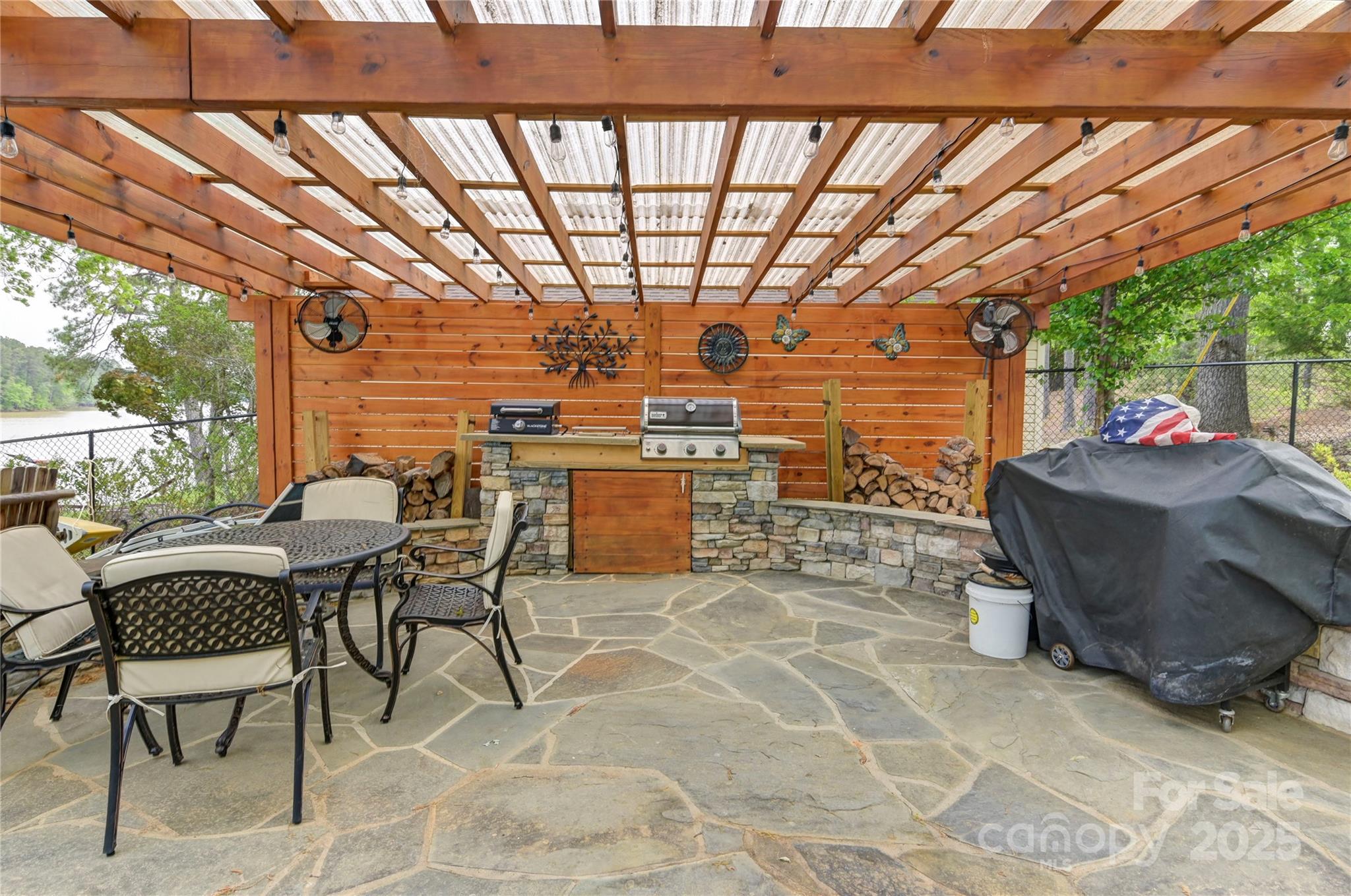 2075 Great North Road