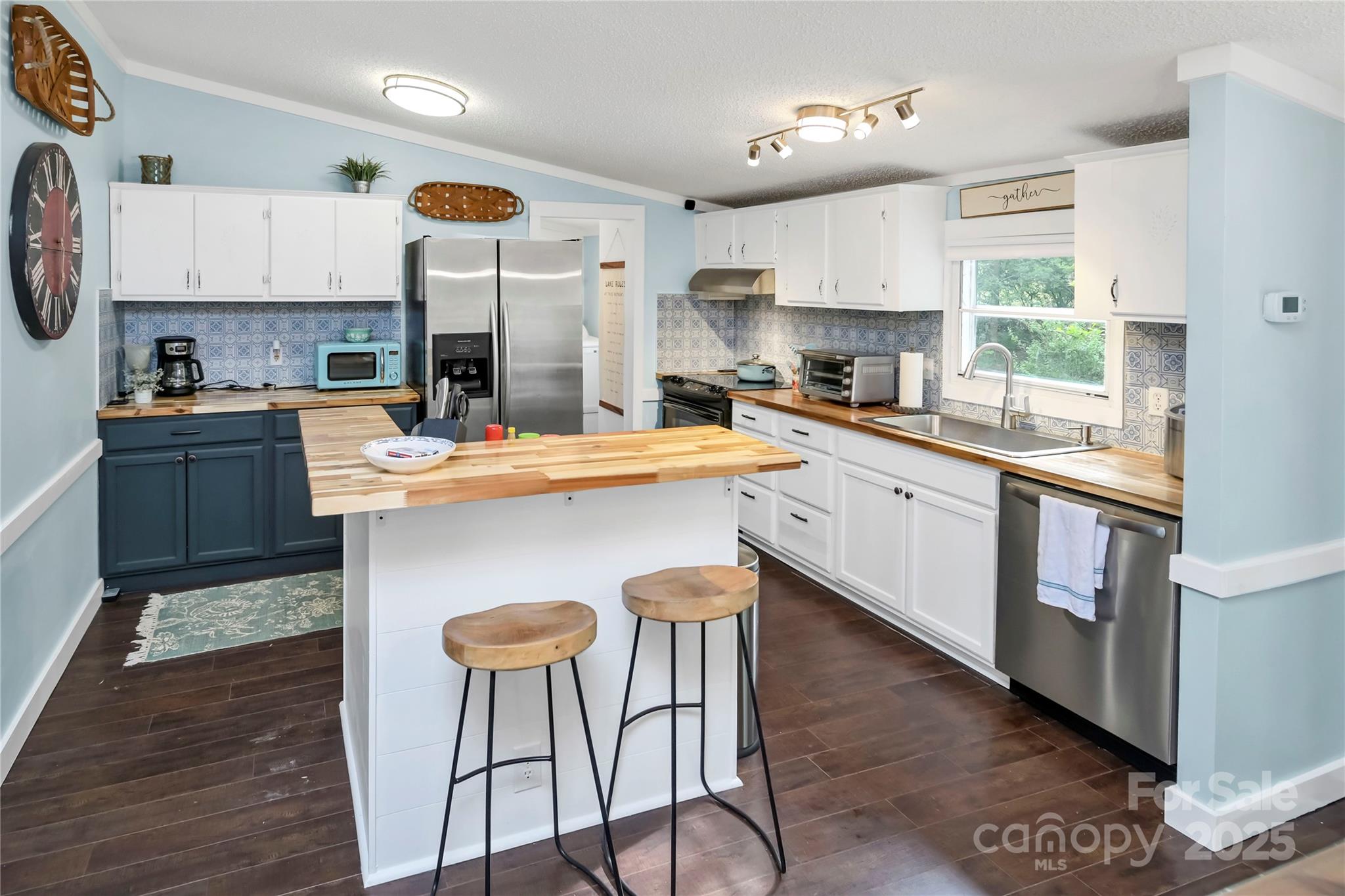 2075 Great North Road