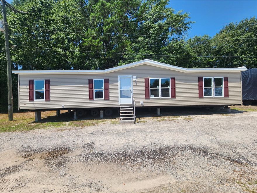 Beautiful manufactured home featuring 4 bedrooms and 2 bathrooms to be placed on a 3.05 acre parcel. A brand new home located close to town with privacy and plenty of space for enjoyment. 
Finish date of 12/15