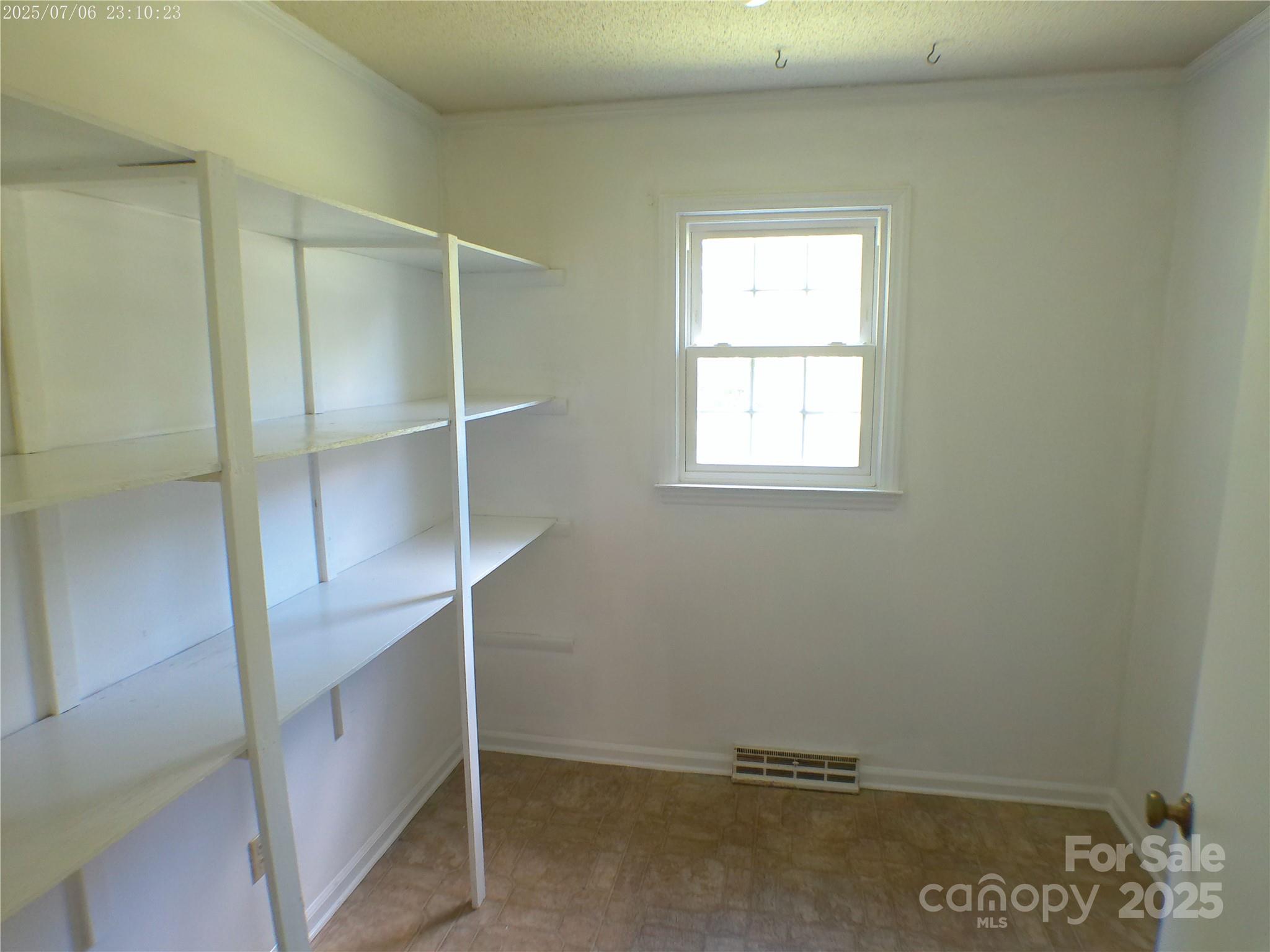 315 Terrace Place 9