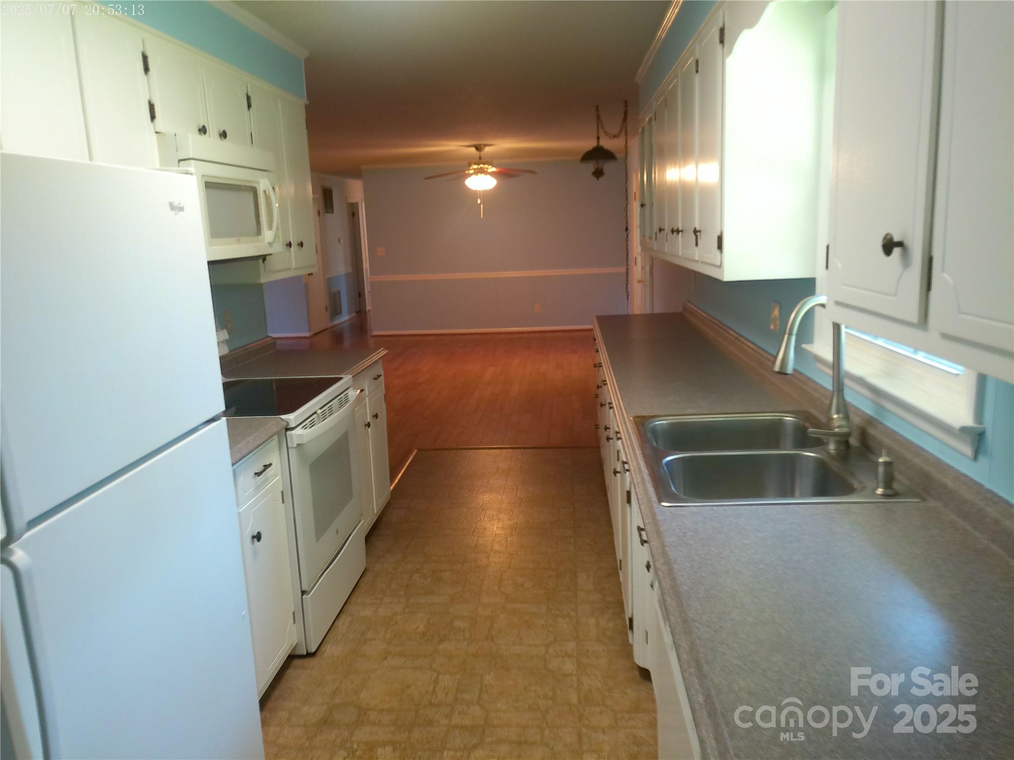 315 Terrace Place 9