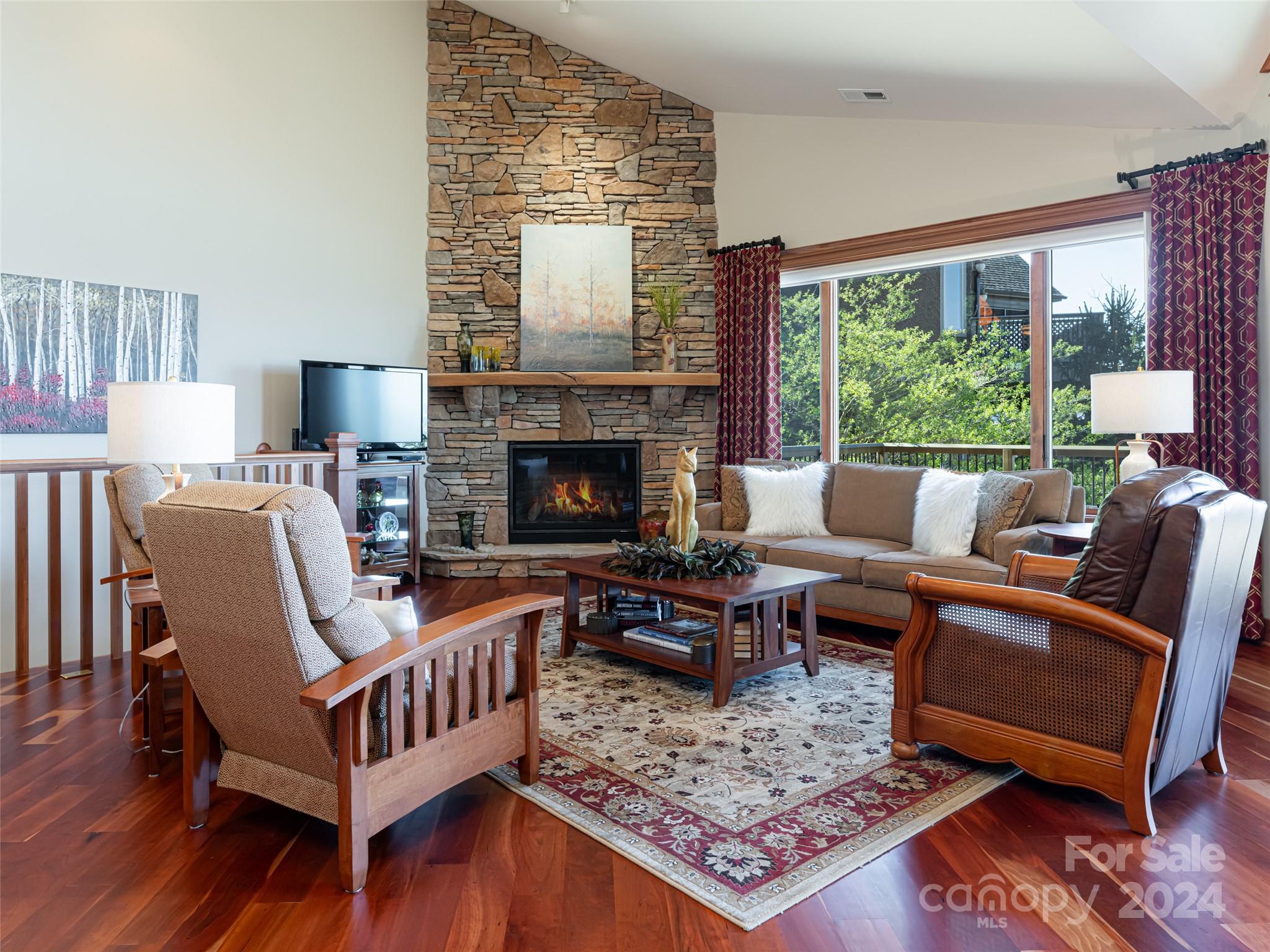 Reynolds Mountain - Residential