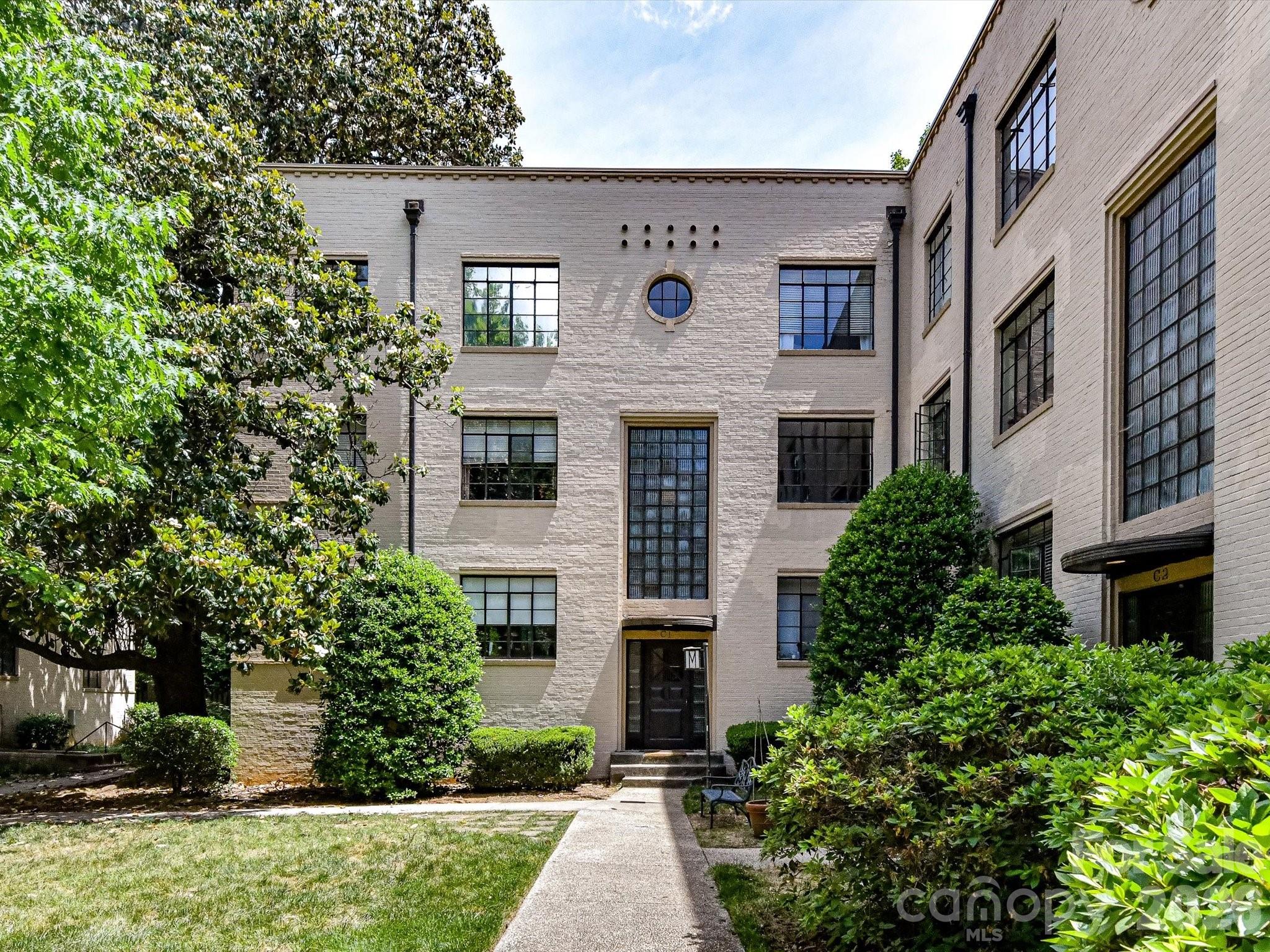 1121 Myrtle Avenue 47