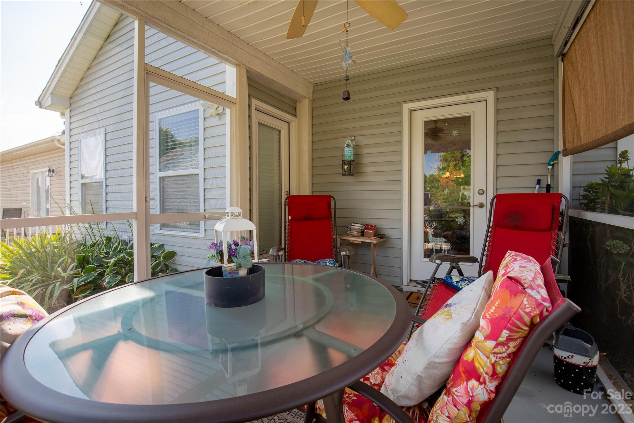 Newport Lakes - Residential