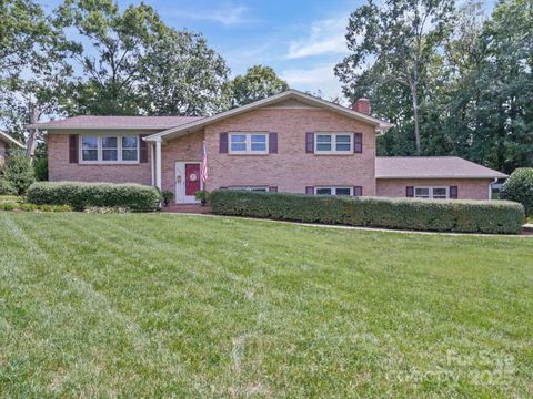 606 Brookgreen Drive Dallas NC 28034