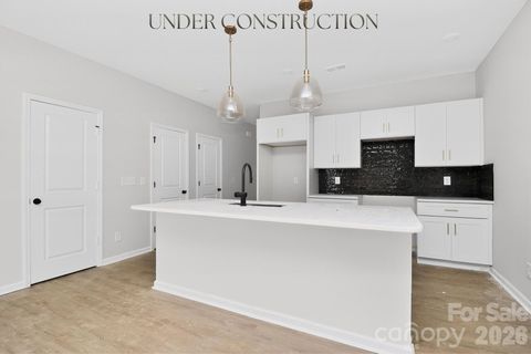 341 N Hoskins Road Charlotte NC 28216