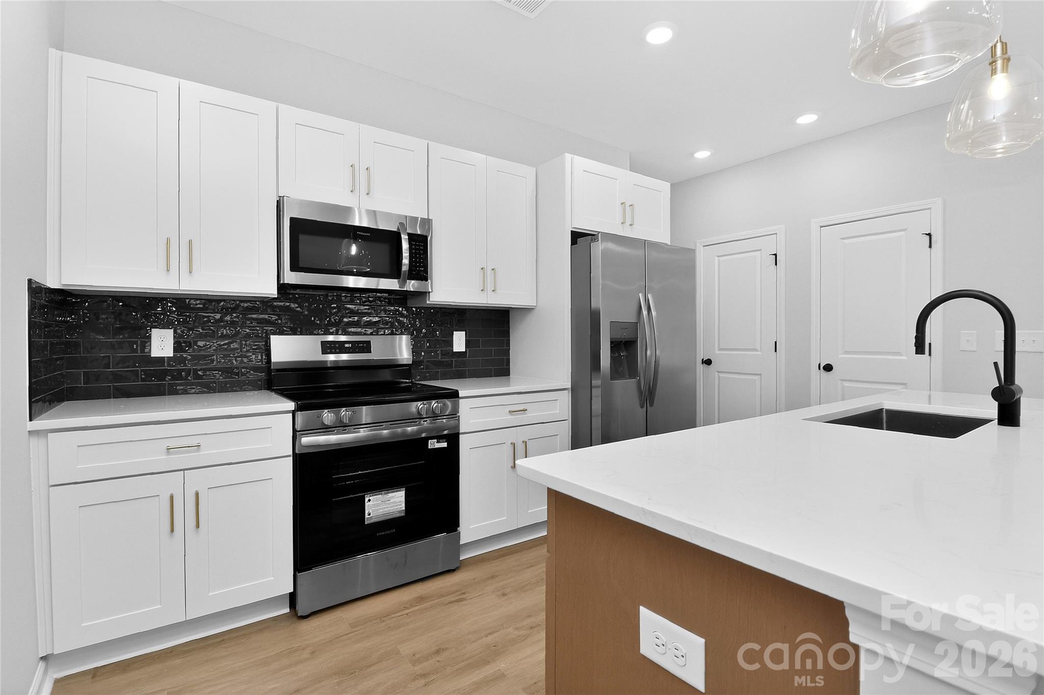 341 N Hoskins Road