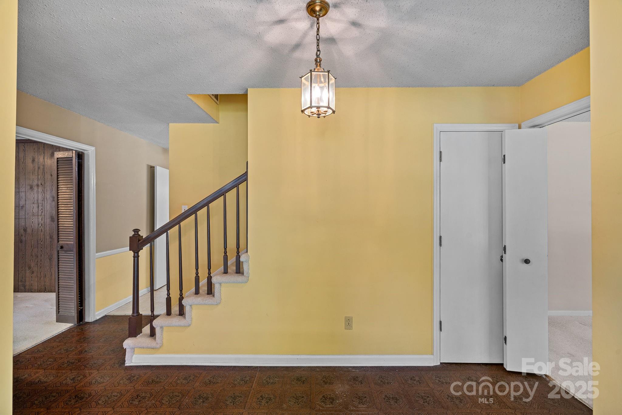 123 Cliffwood Circle