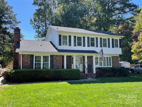 Photo of 123 Cliffwood Circle, Mooresville, NC 28115 (MLS # 4302266)