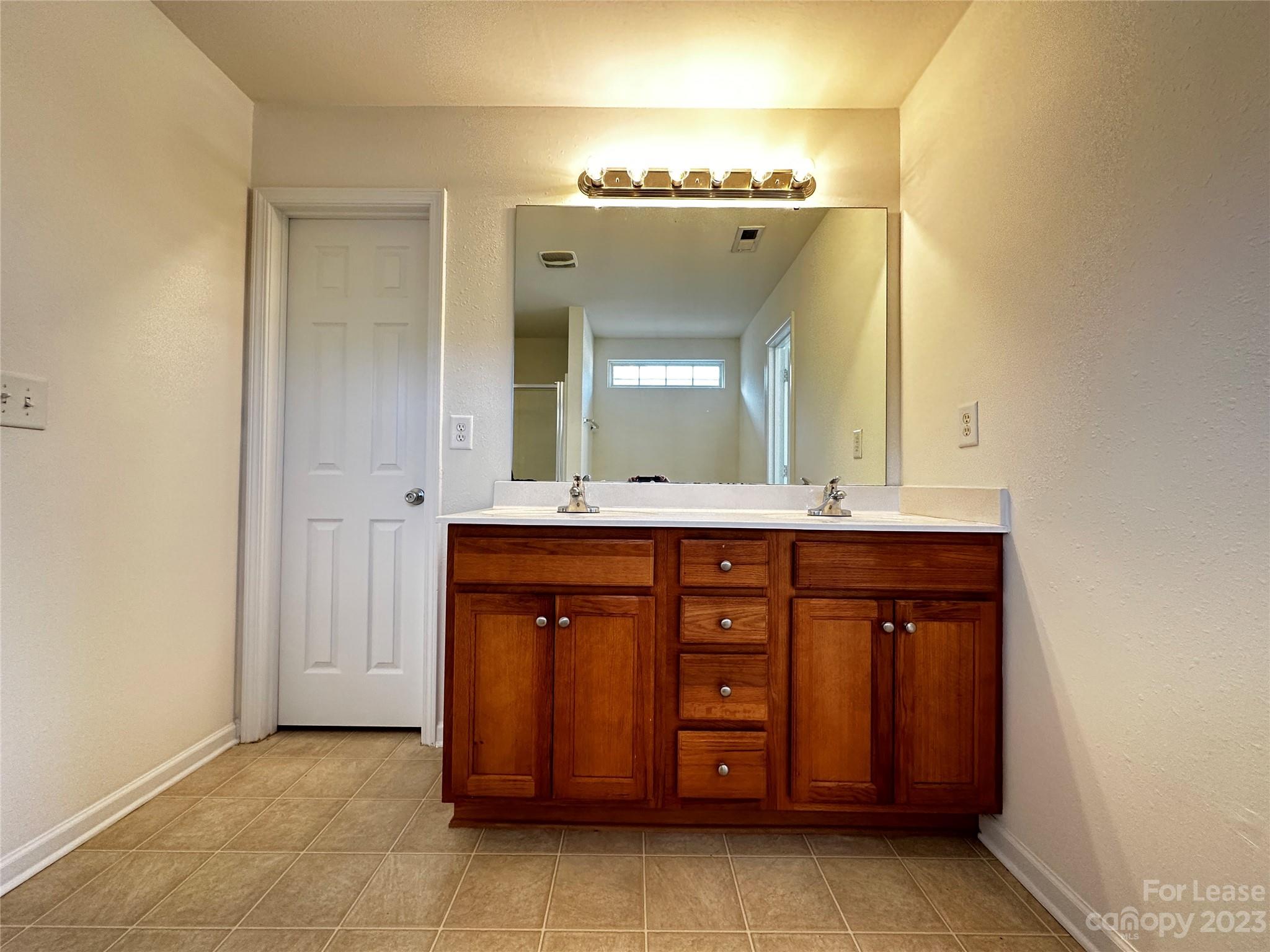 Twin Oaks - Residential Lease