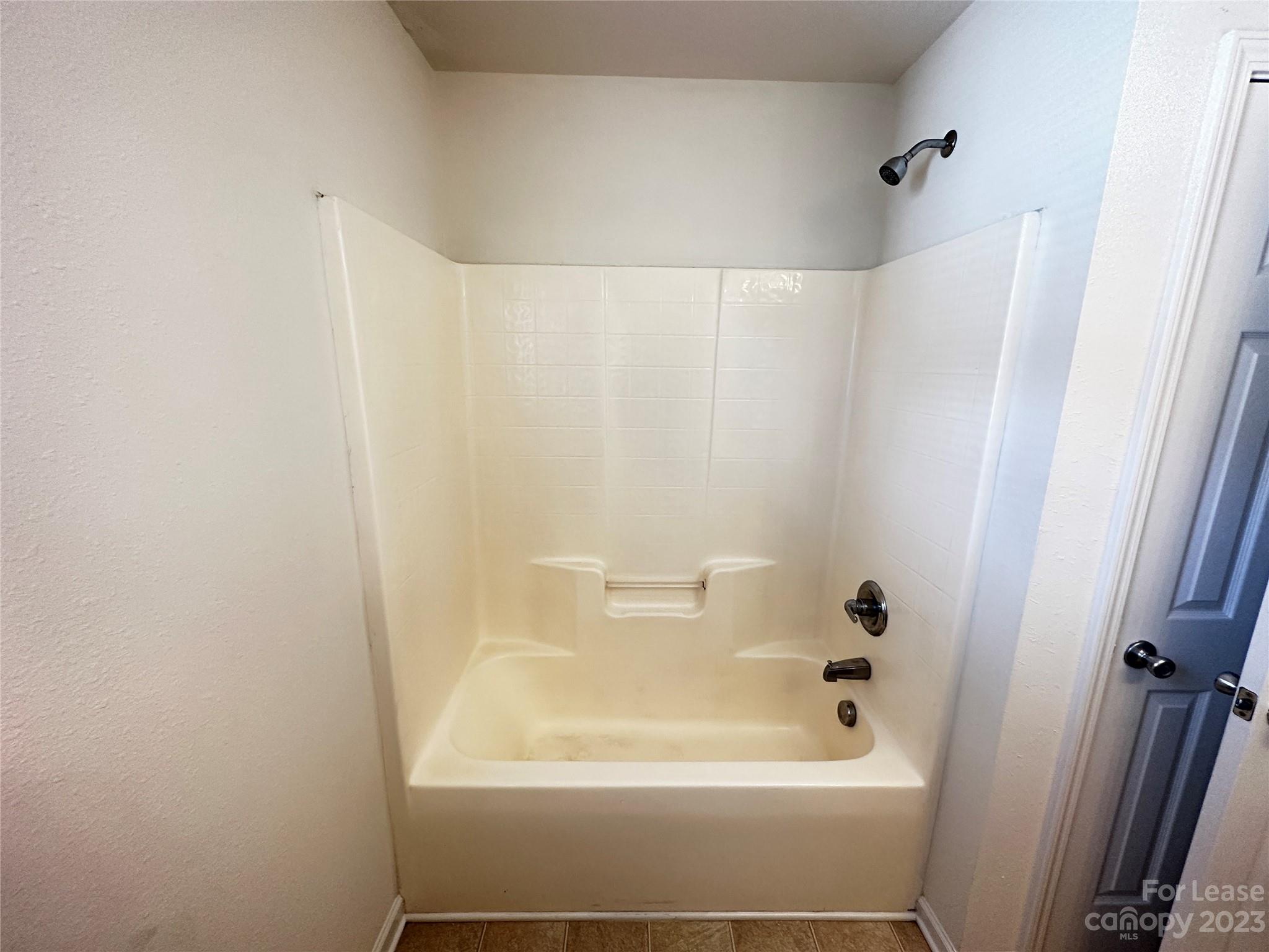Twin Oaks - Residential Lease