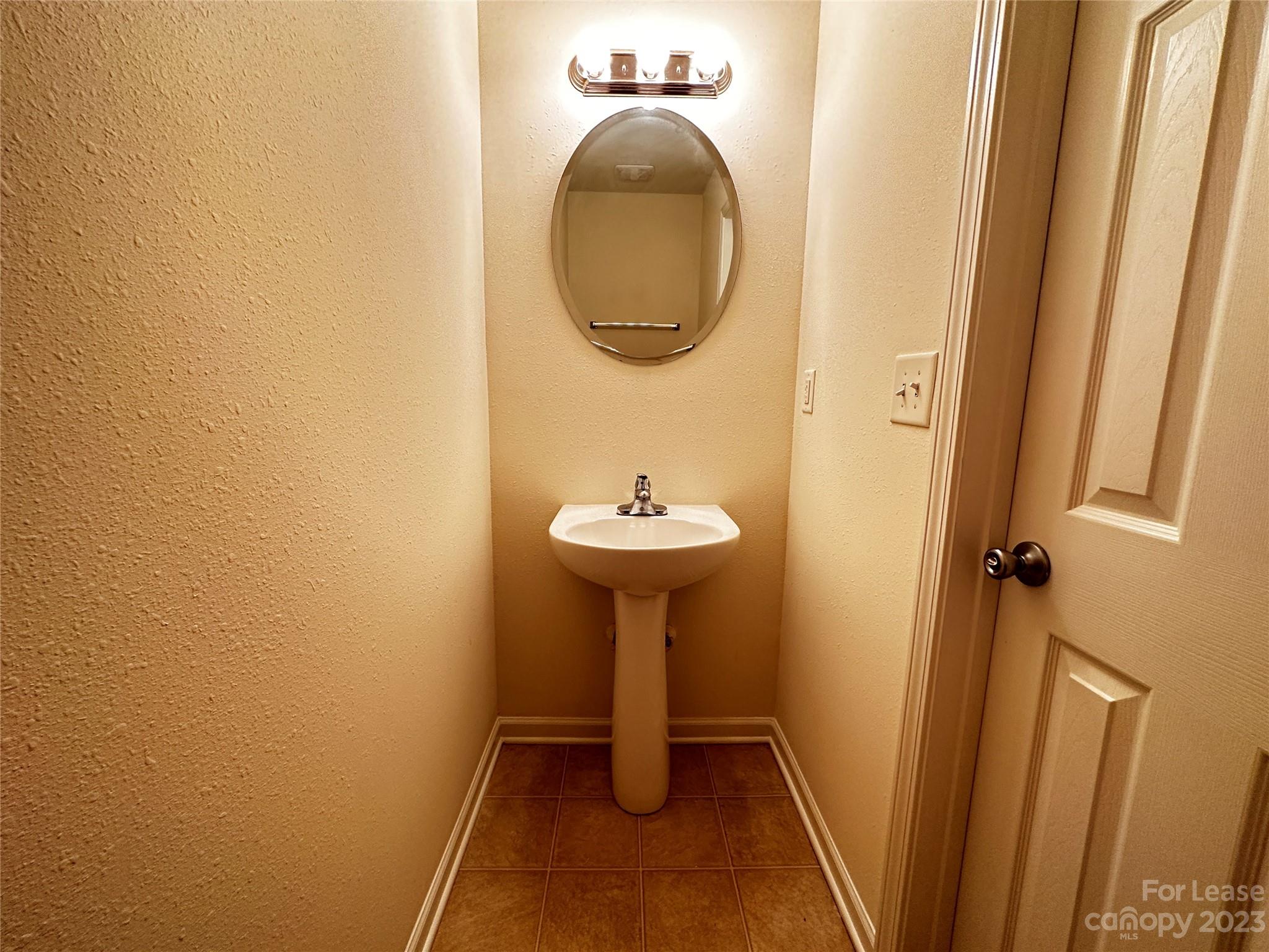 Twin Oaks - Residential Lease