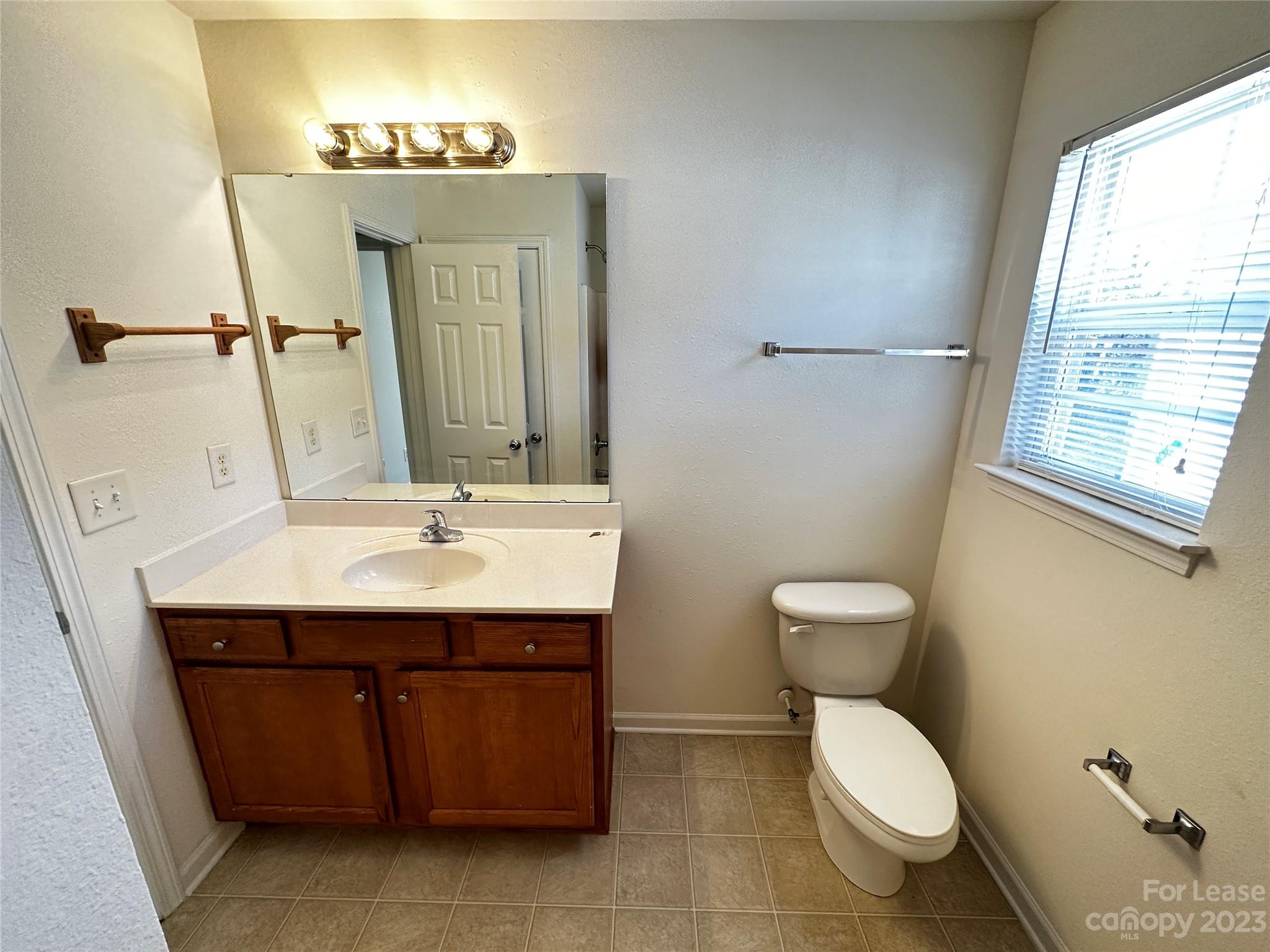 Twin Oaks - Residential Lease