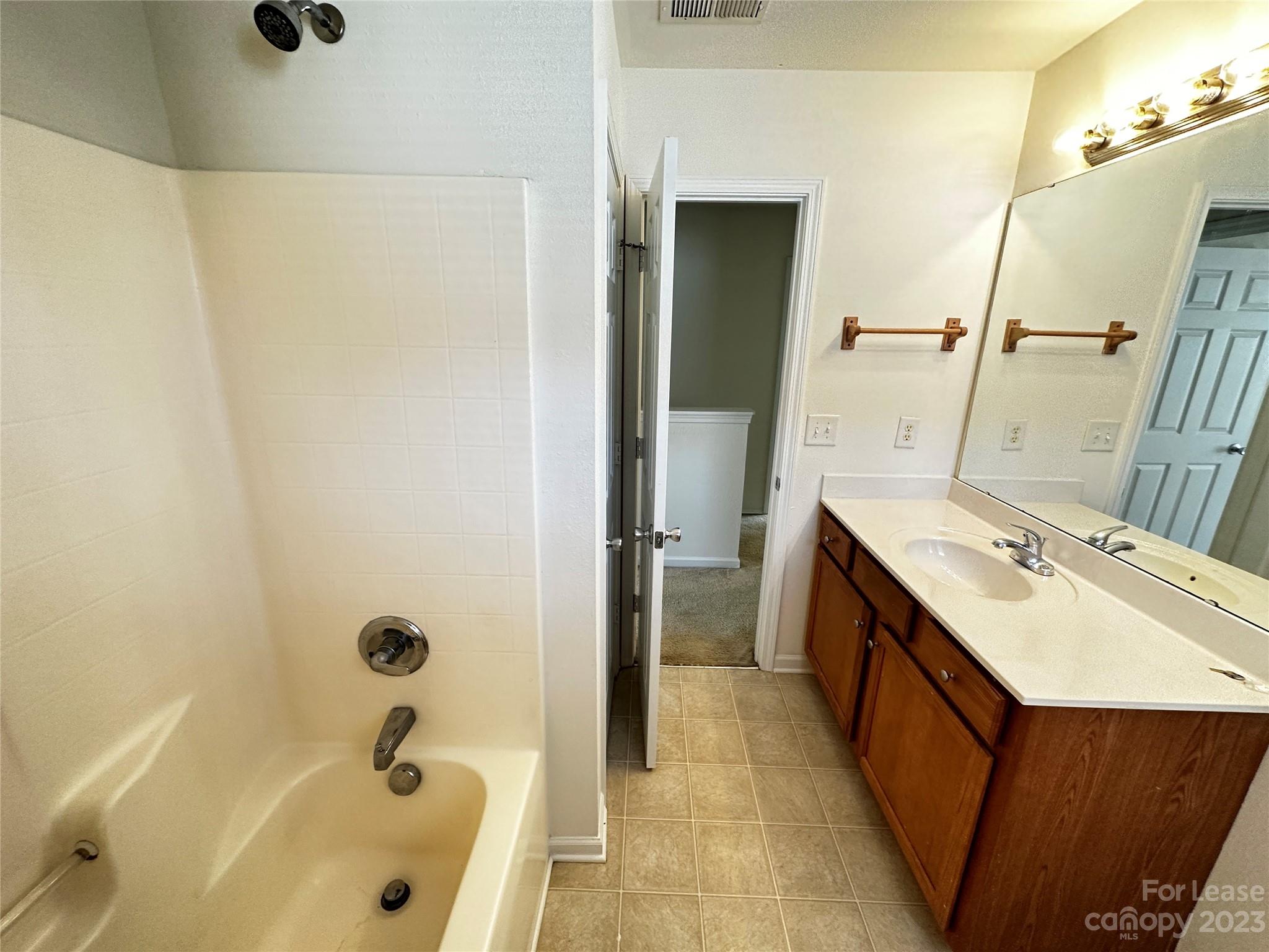 Twin Oaks - Residential Lease