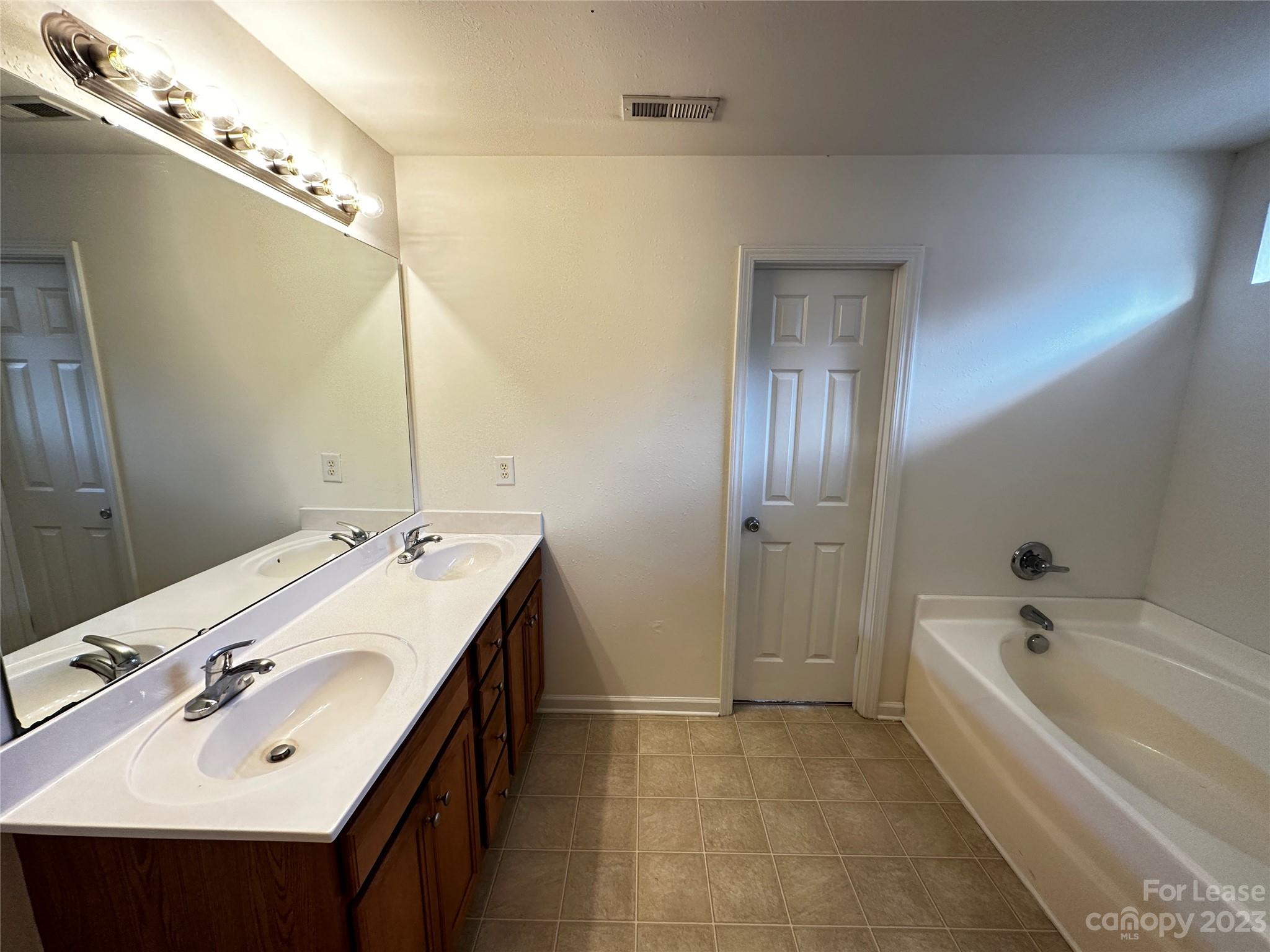 Twin Oaks - Residential Lease