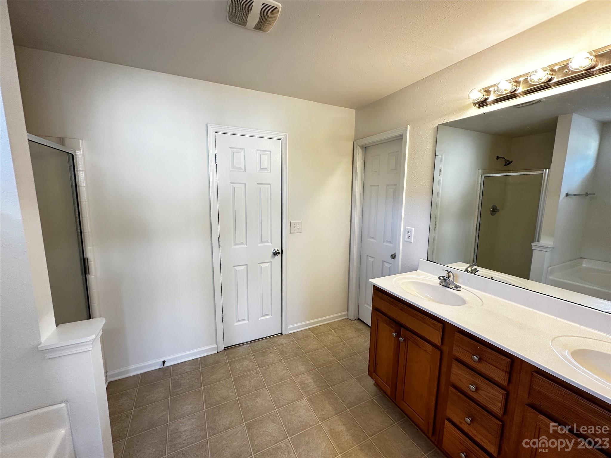 Twin Oaks - Residential Lease