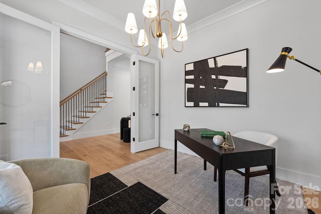 100 N Brackenbury Lane