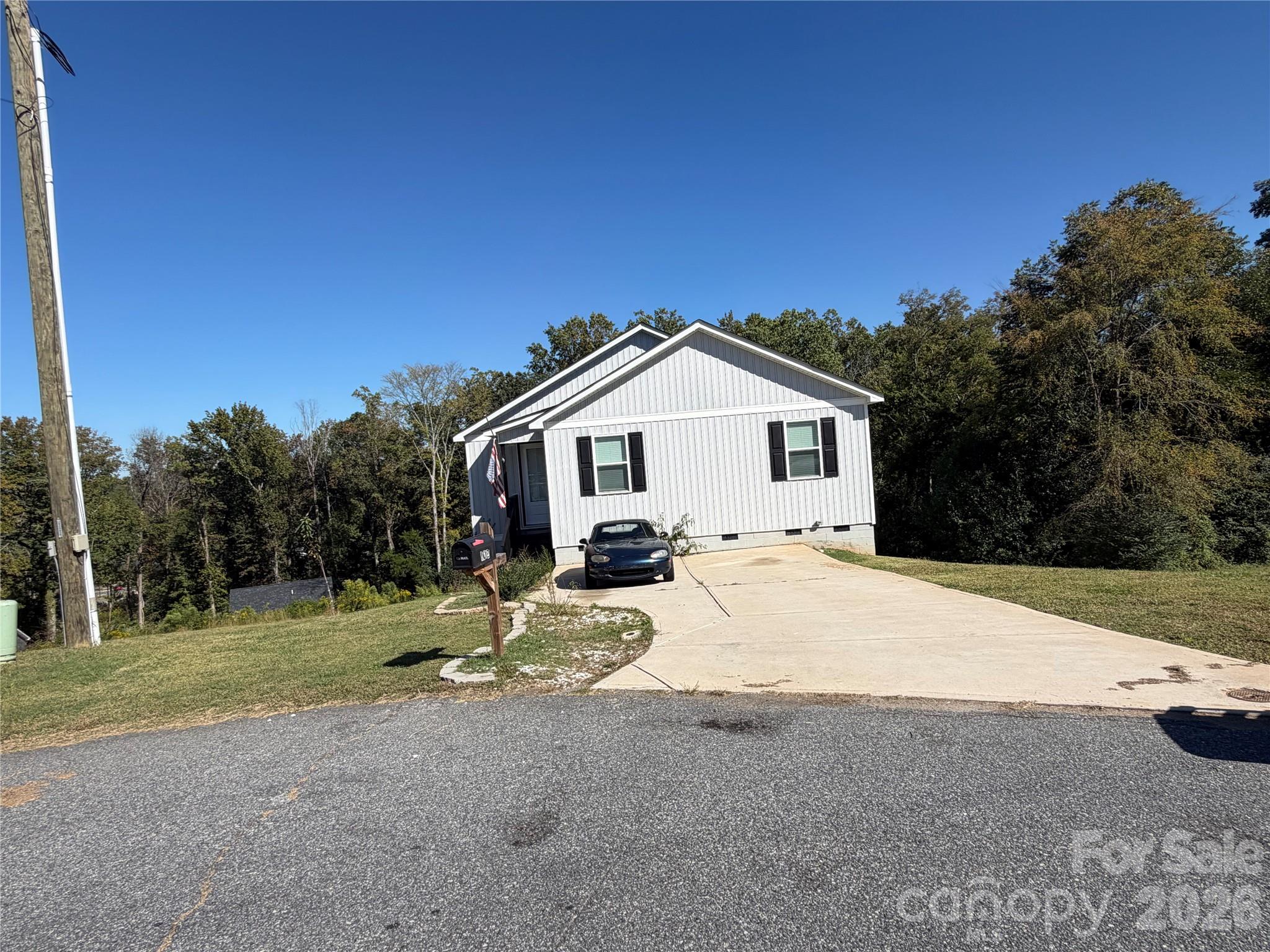102 Snyder Court NE
