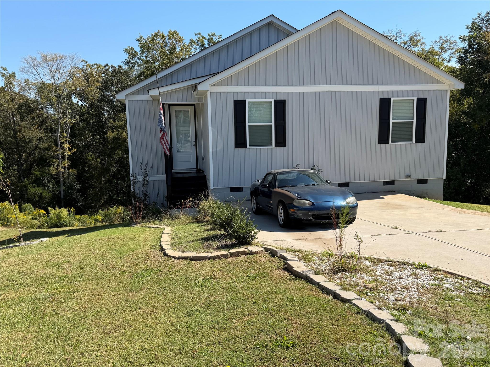 102 Snyder Court NE