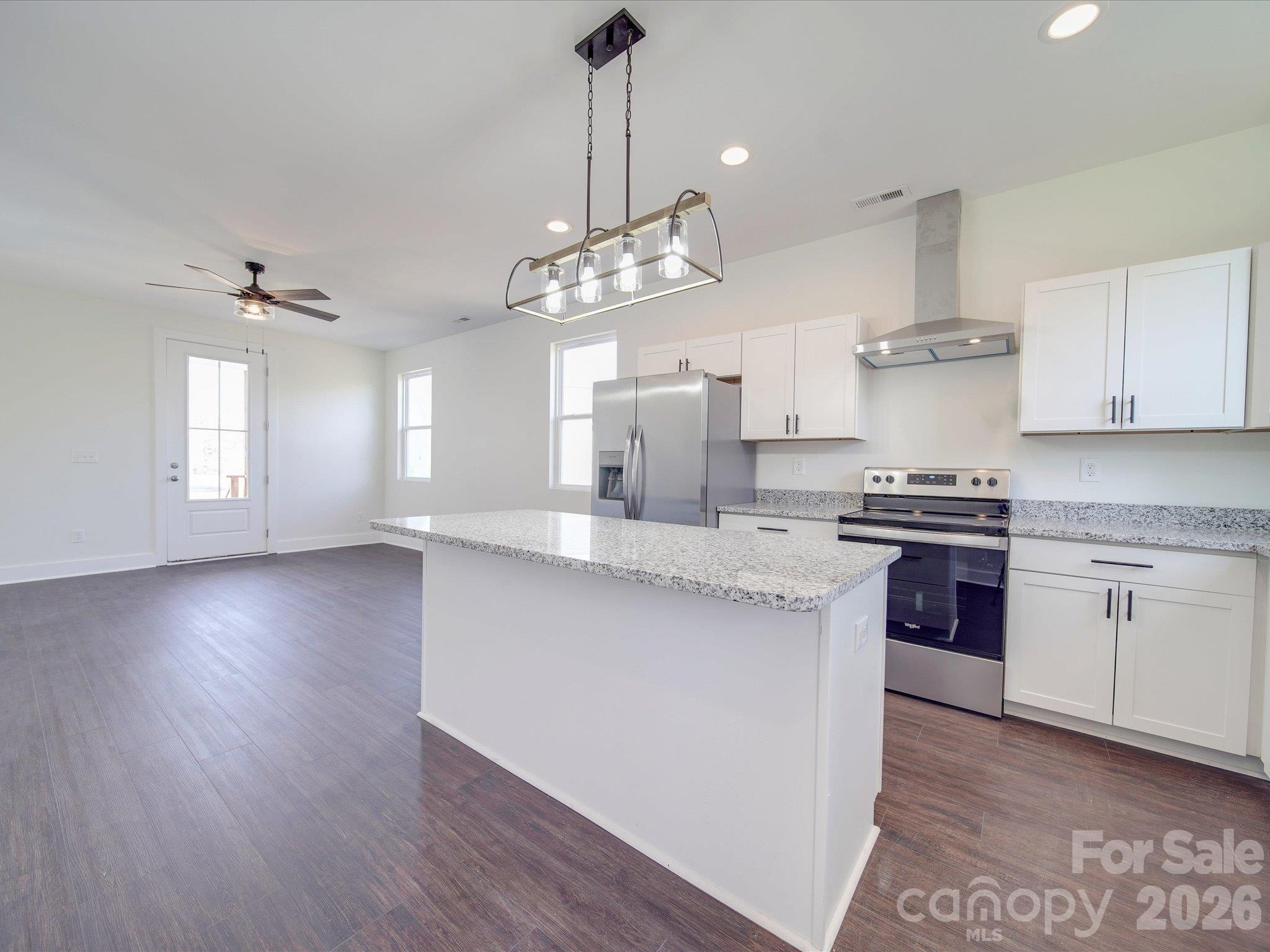 102 Snyder Court NE