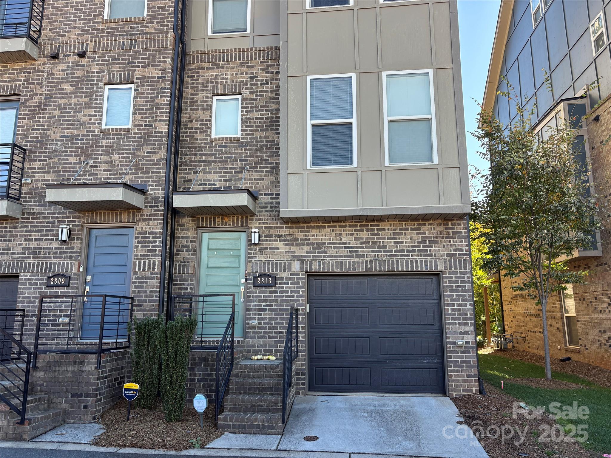 2813 Grand Union Way