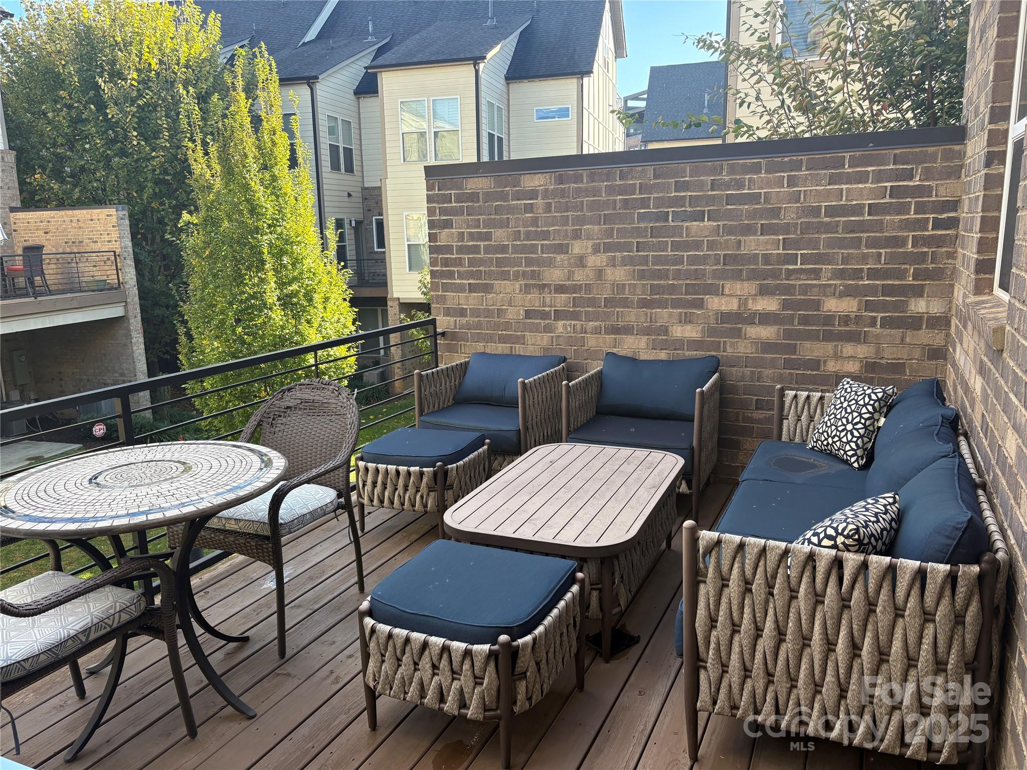 2813 Grand Union Way