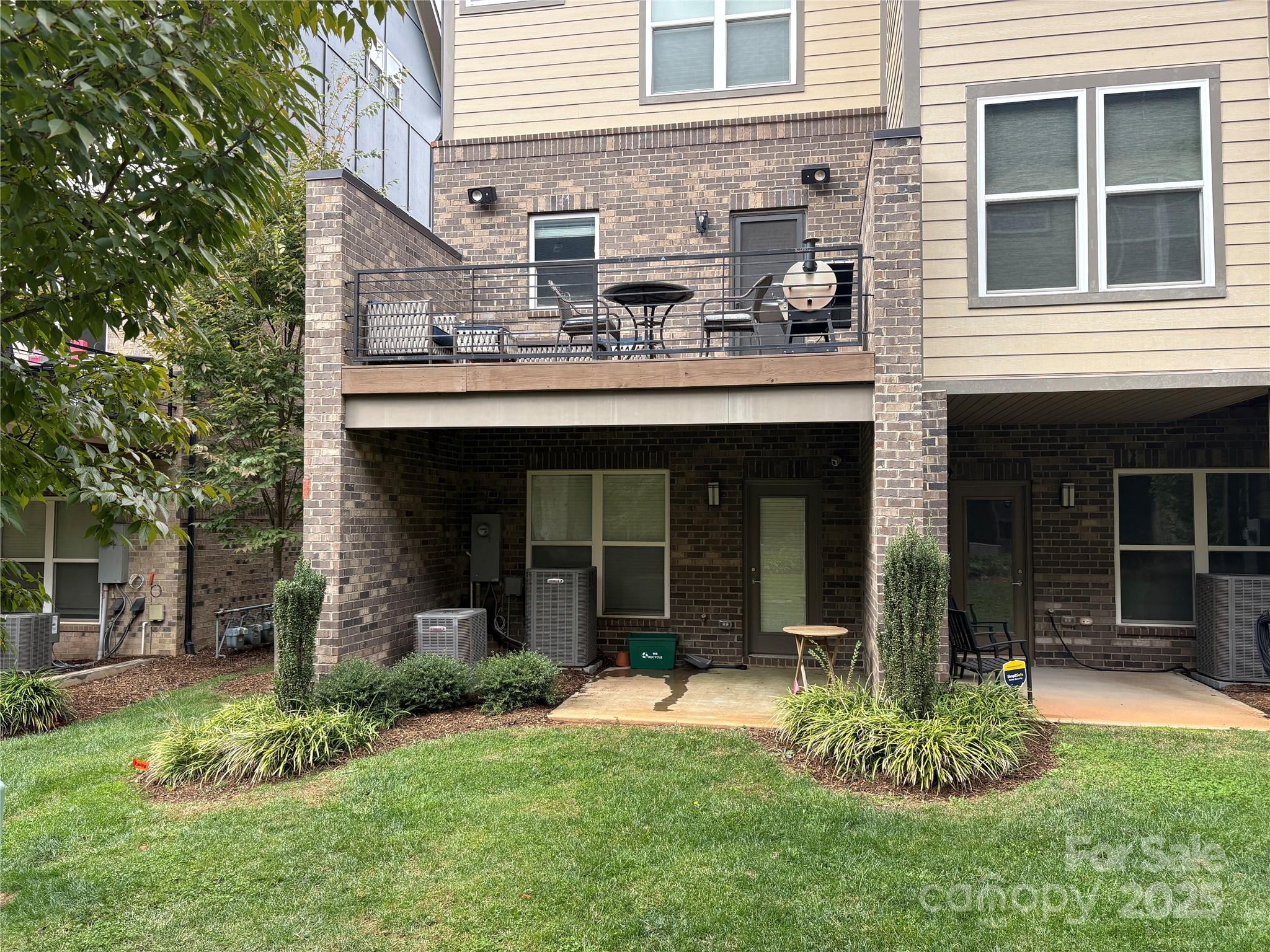 2813 Grand Union Way