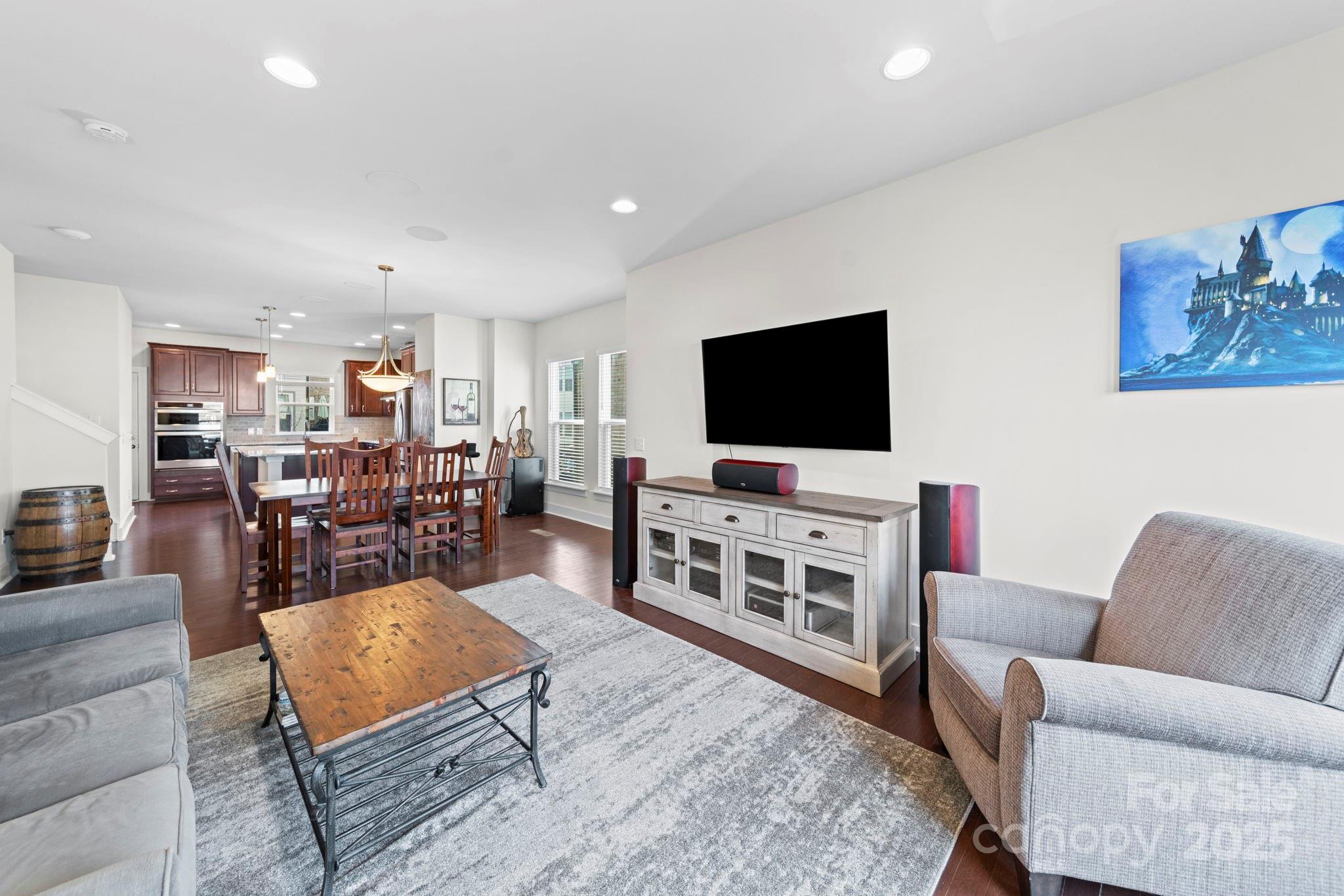 2813 Grand Union Way