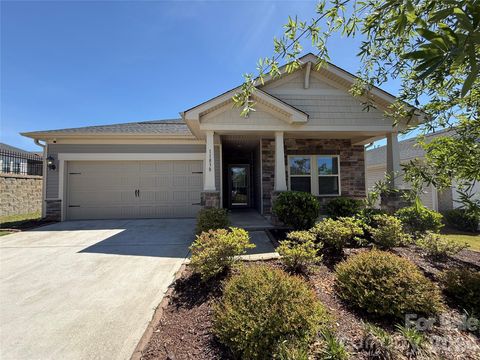 Photo of 11838 Red Leaf Drive, Charlotte, NC 28215 (MLS # 4383397)