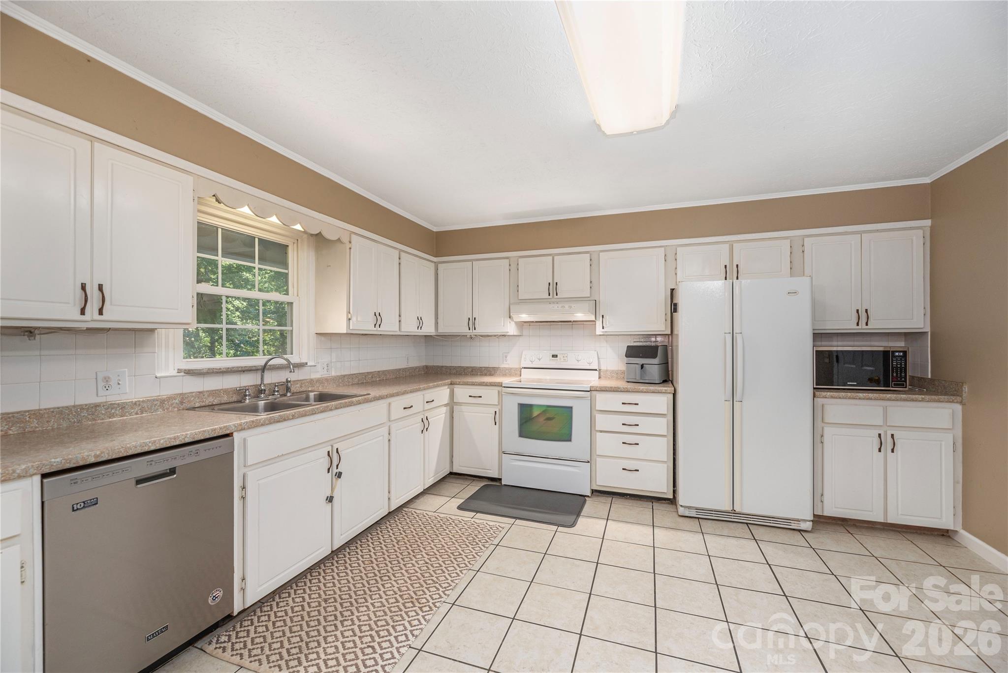 142 Whisperwood Drive 19