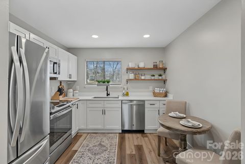 3021 Heathstead Place Charlotte NC 28210