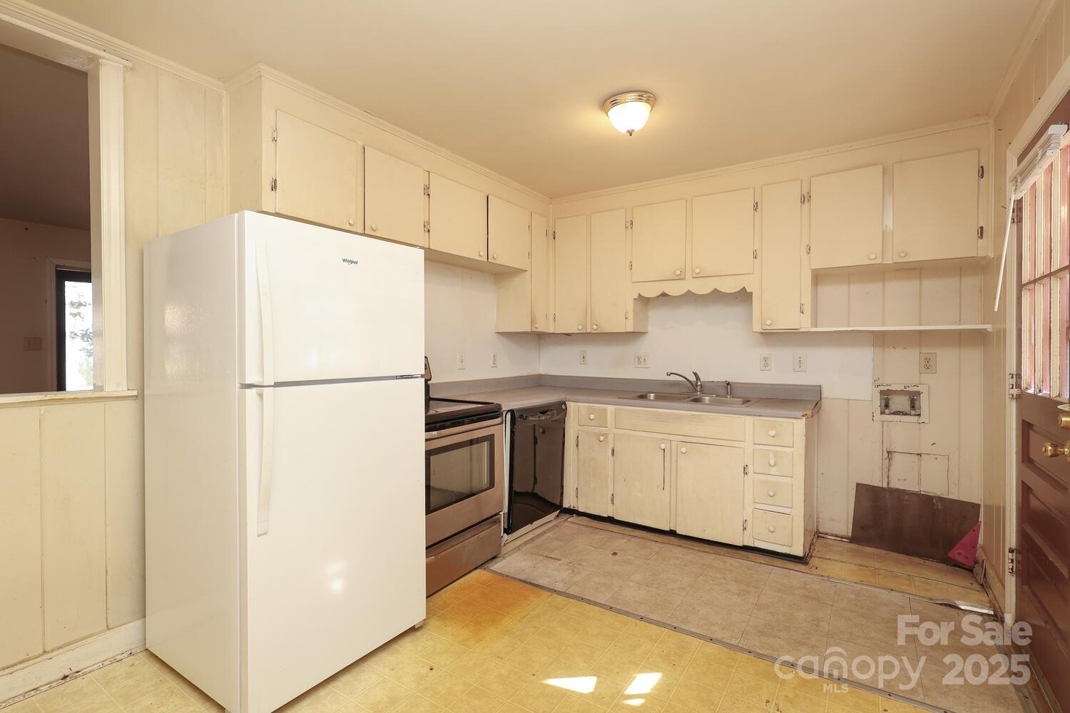 7126 Woodstream Drive