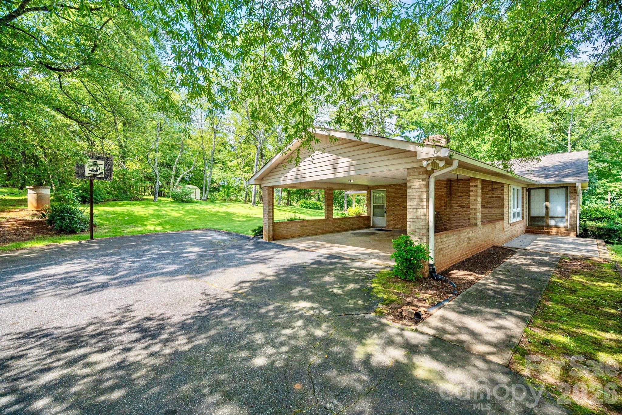 2542 E NC 10 Highway