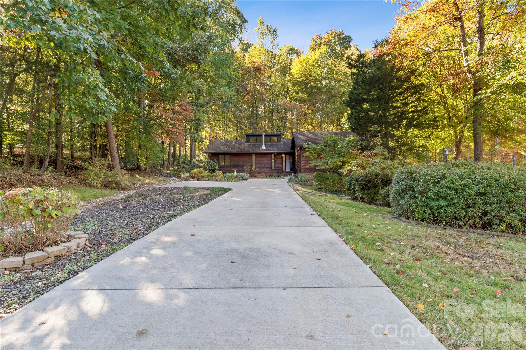 5768 Windworth Drie Drive
