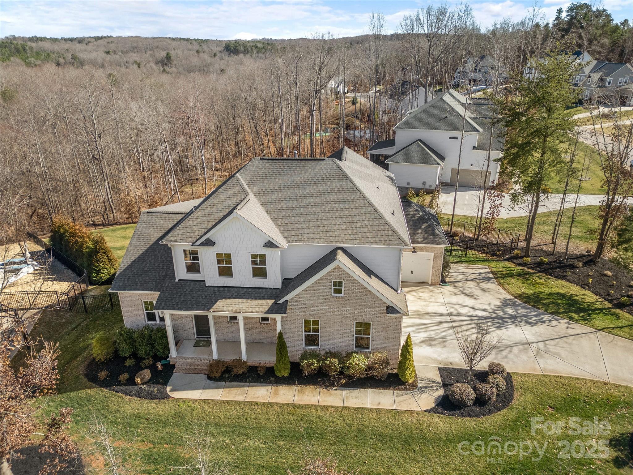 182 Walking Horse Trail