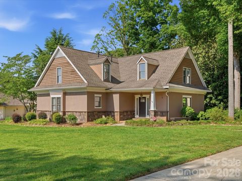 Photo of 911 Weymouth Drive, Gastonia, NC 28056 (MLS # 4380466)
