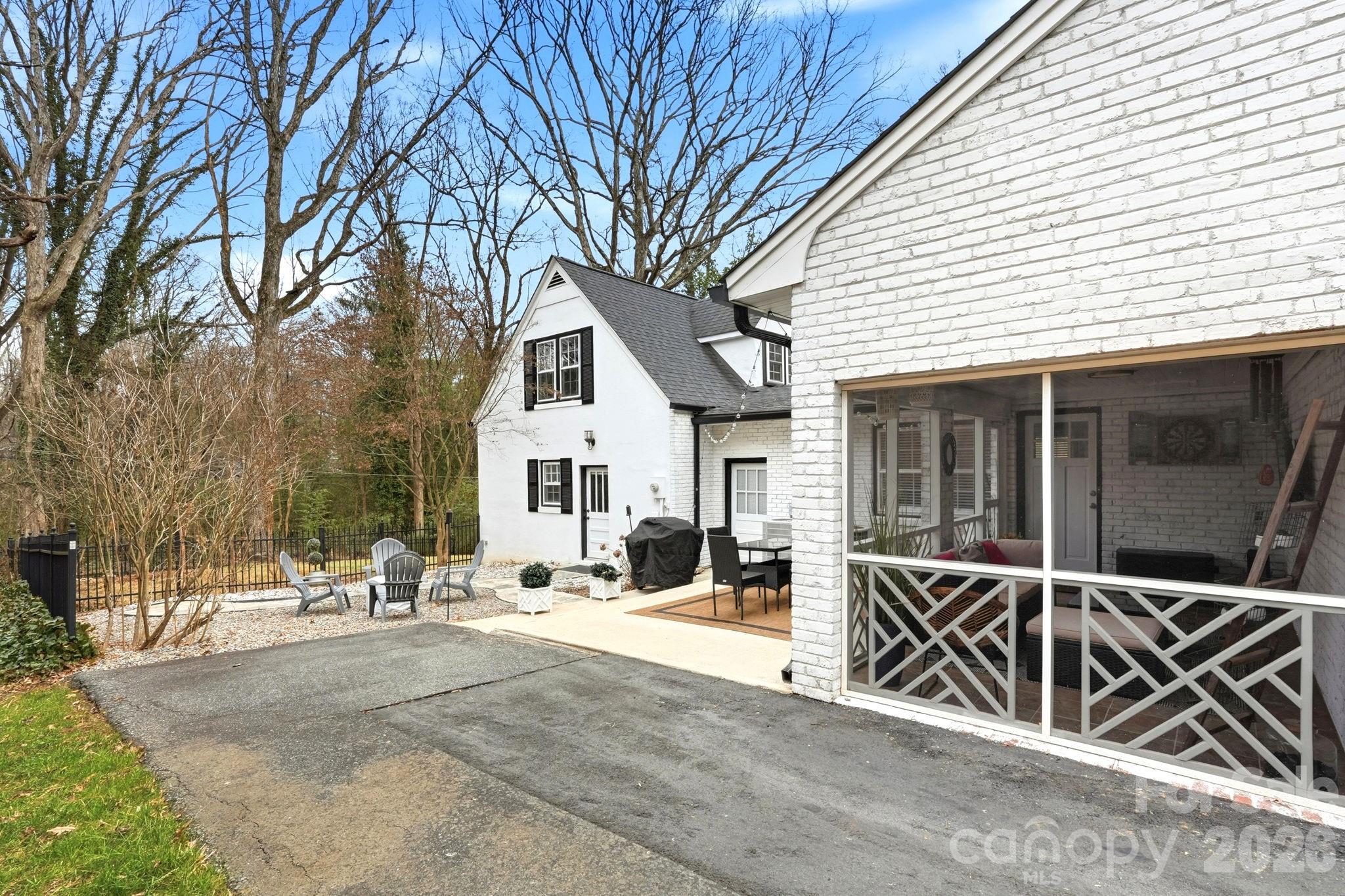 Country Club Estates - Residential