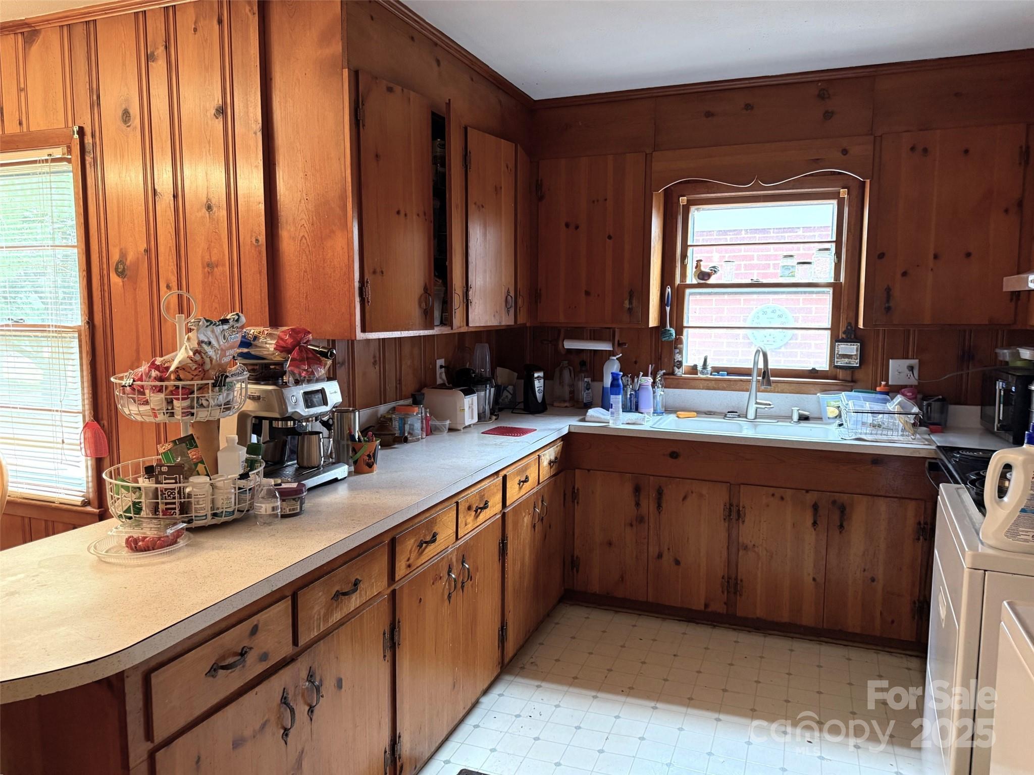 4463 Highway 52 Highway S