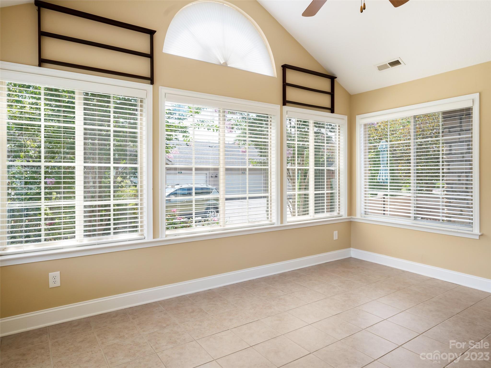 Hamburg Crossing - Residential