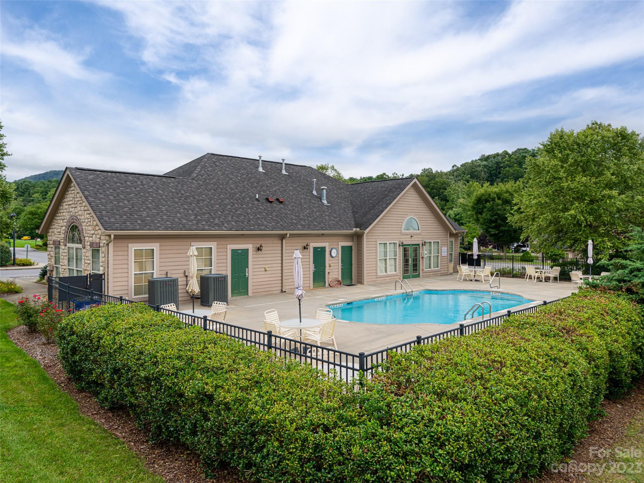 Hamburg Crossing - Residential