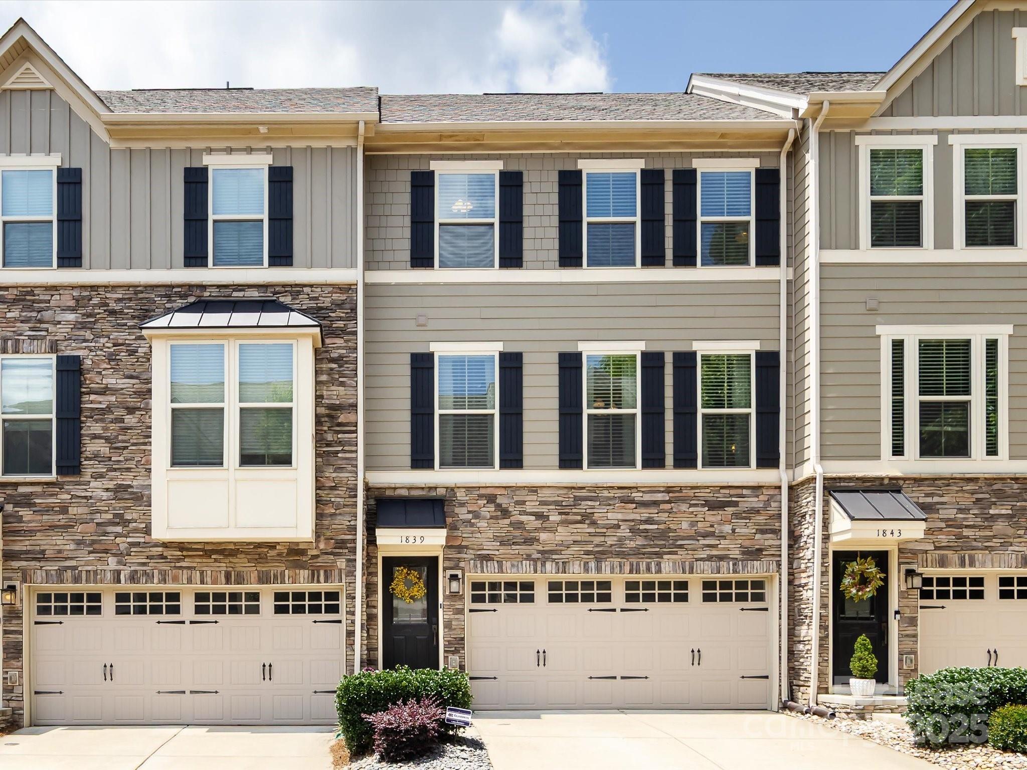 Townes of Oakhurst - Residential Lease