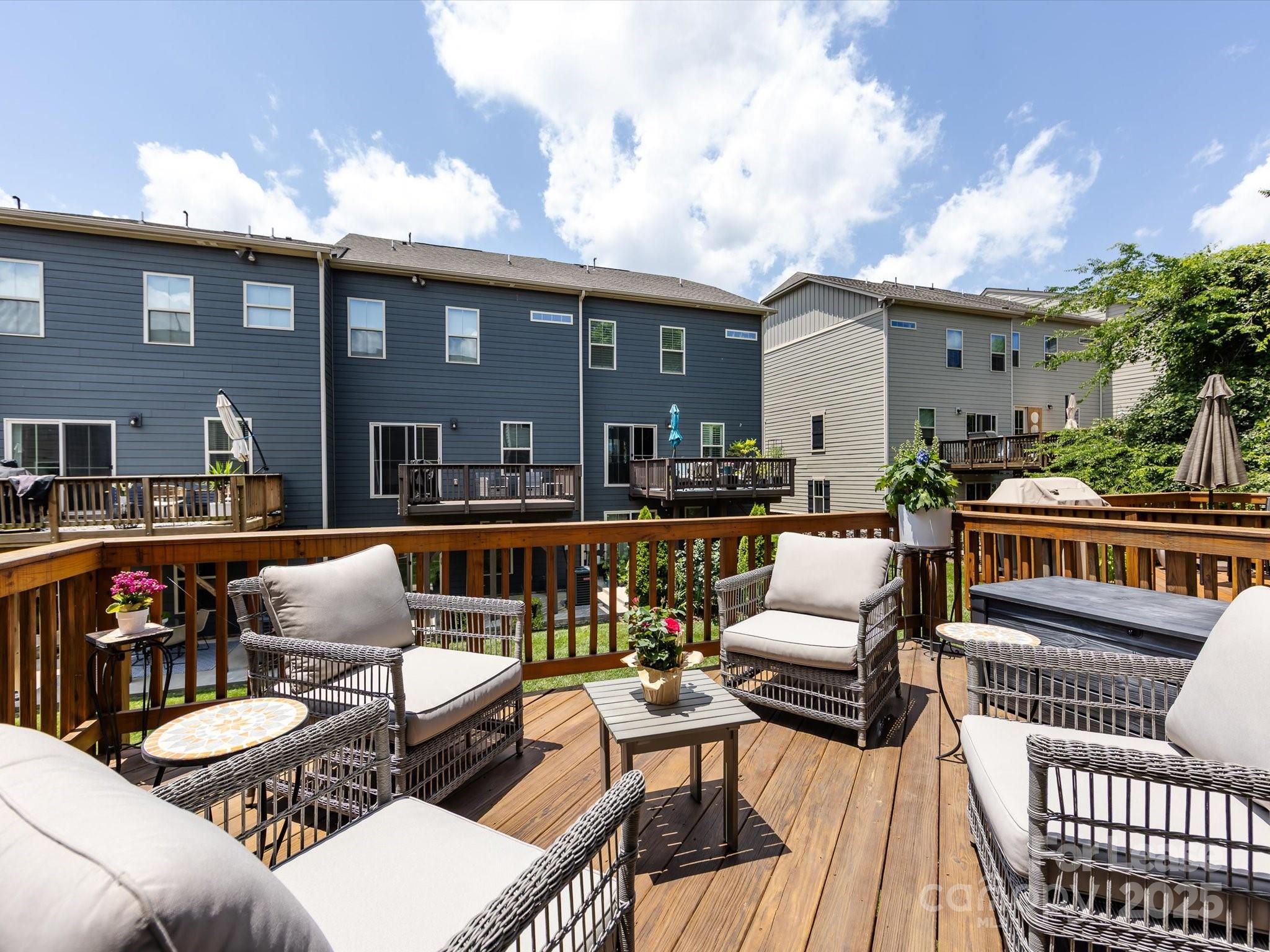 Townes of Oakhurst - Residential Lease