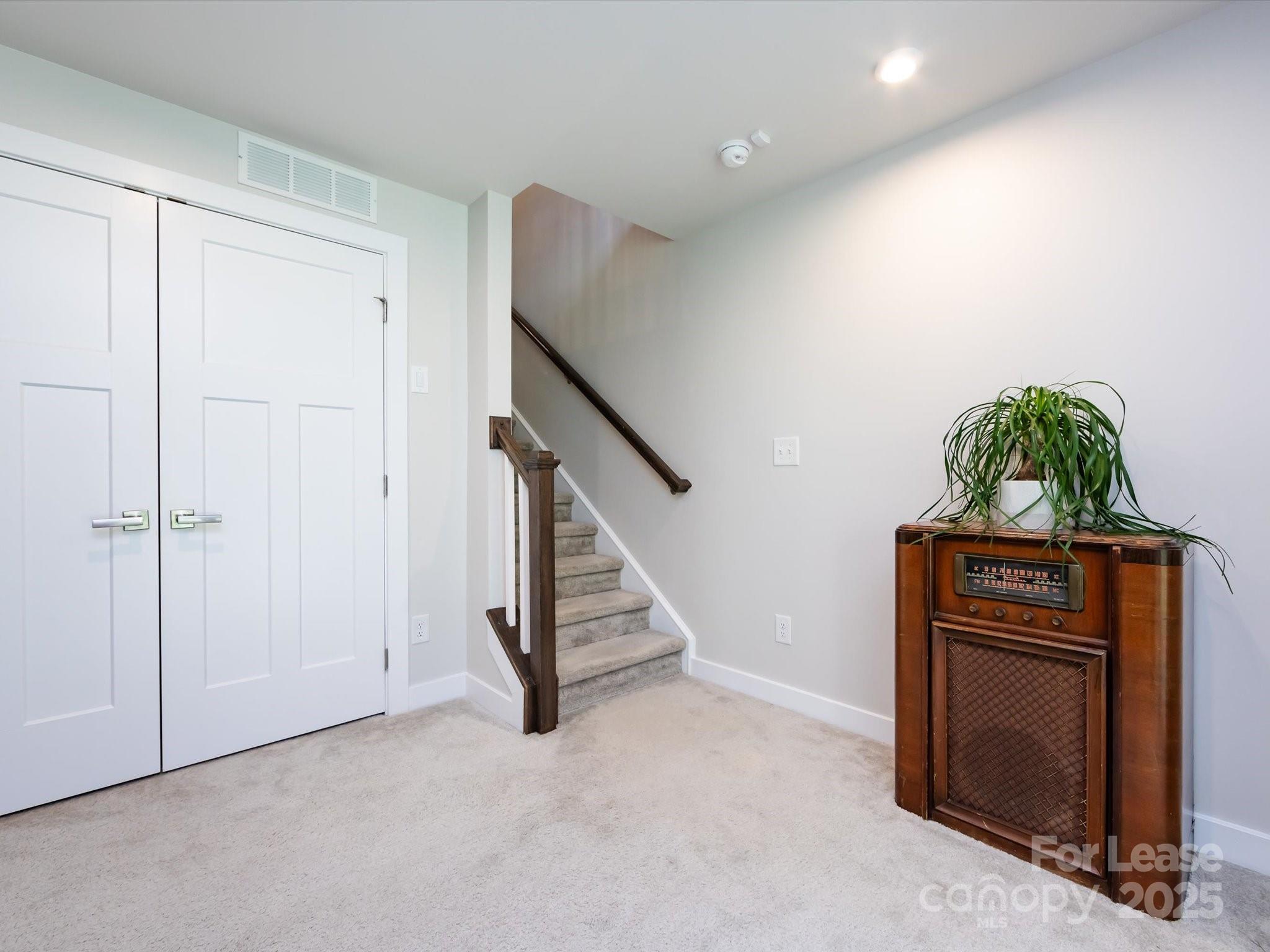 Townes of Oakhurst - Residential Lease